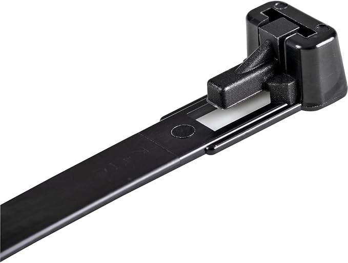 StarTech.com 6"(15cm) Reusable Cable Ties - 1/4"(7mm) Wide, 1-3/8"(35mm) Bundle Dia. 50lb(22kg) Tensile Strength, Releasable Nylon Ties, Indoor/Outdoor, 94V-2/UL Listed, 100 Pack - Black, TAA