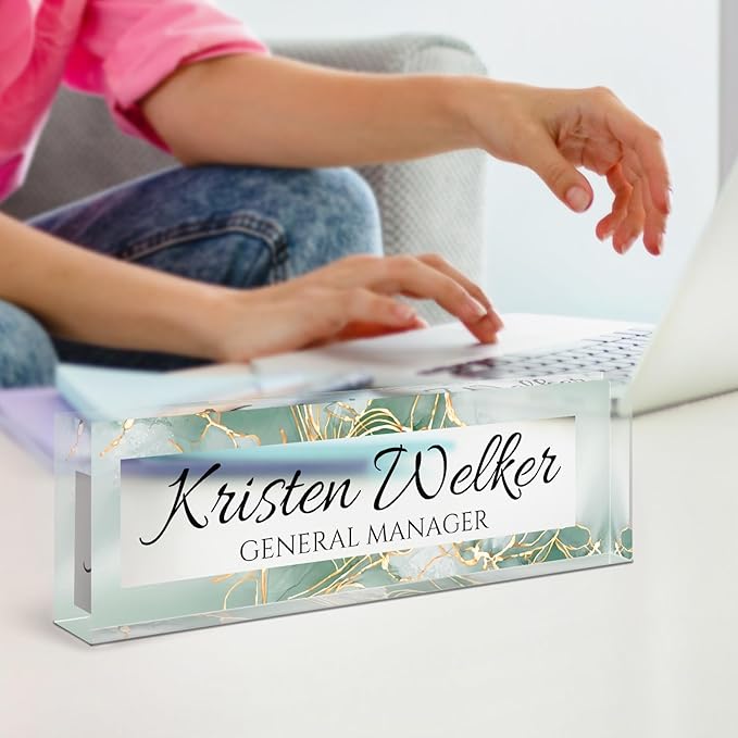 Name Plate for Desk, Desk Name Plate Personalized, Office Decor for Women Men, Acrylic Desktop Accessories, Office Appreciation Gifts for Boss Social Workers Nurse Teacher Employee (Green/Gold)