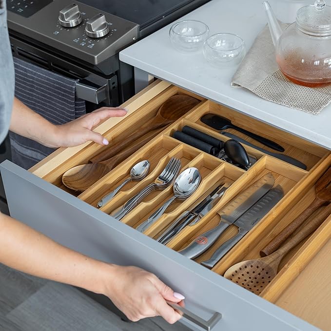 Cutlery Drawer Organizer for Kitchen Utensils, 13-20 Inches Expandable Bamboo Utensil Tray, Large Wooden Silverware Organizer Insert for Kitchen Drawers